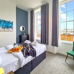 https://fabulous-new-2-bedroom-raised-ground-floor-apartment-in.tophotelsbath.com